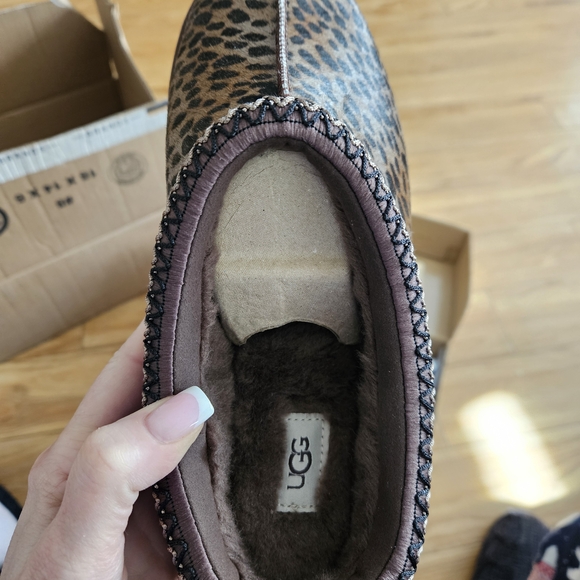 UGG Leopard Print Ankle Booties - Picture 2 of 5